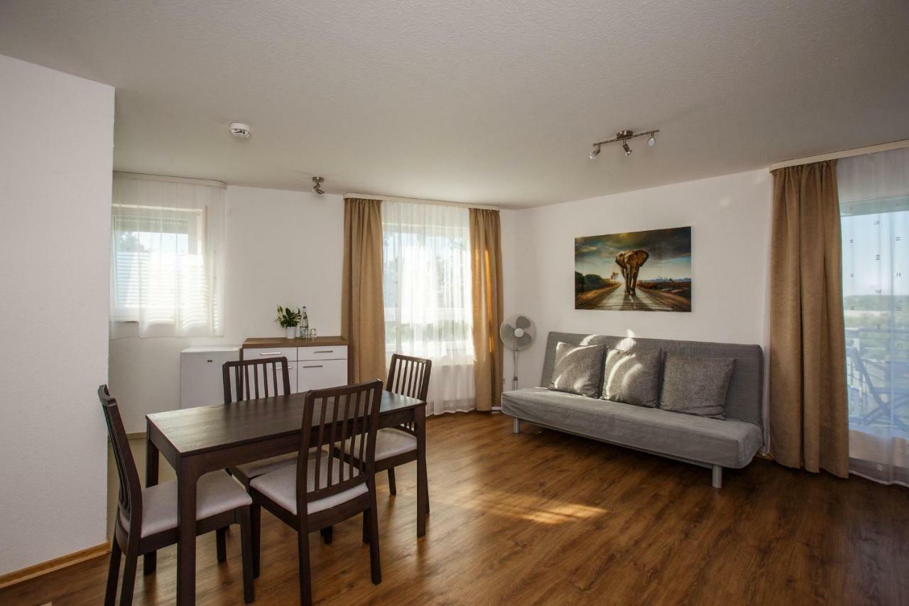 Outlet-Apartment Metzingen Мецинген Екстериор снимка